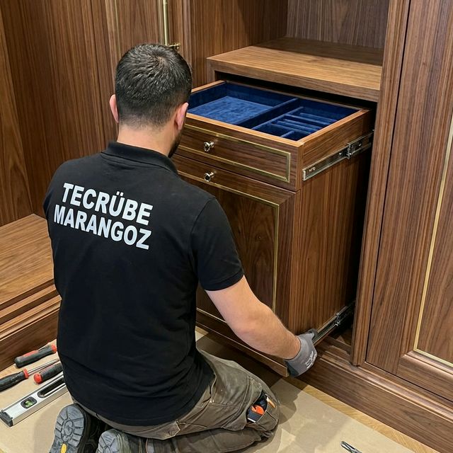 Lüks Gömme Kasa ve Saat Odaları: Üst Düzey Güvenlikli Ahşap Çözümler